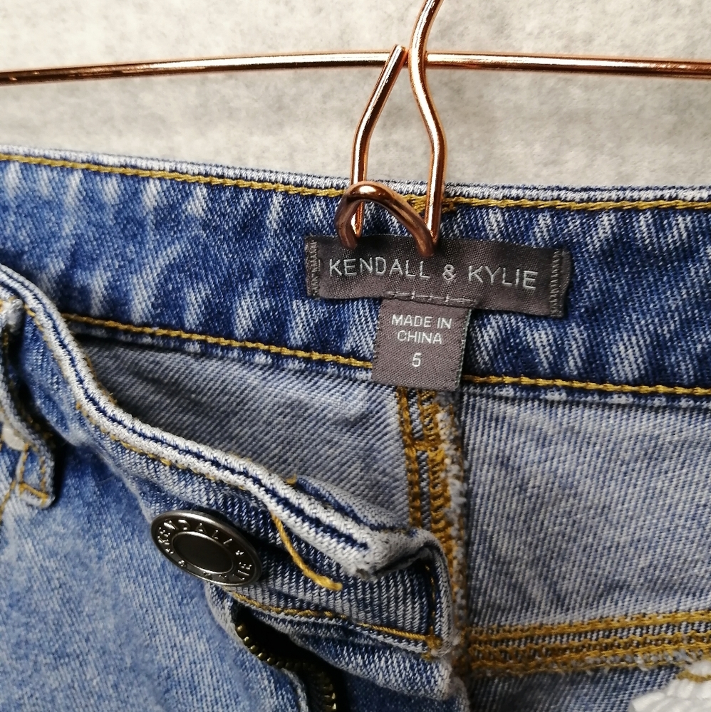 Kendall & Kylie Distressed Jean Shorts - Picture 5 of 7